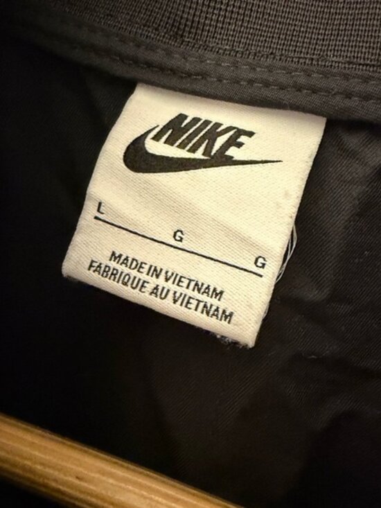 Nike Men's Black Bomber Jacket - Picture 1 of 6